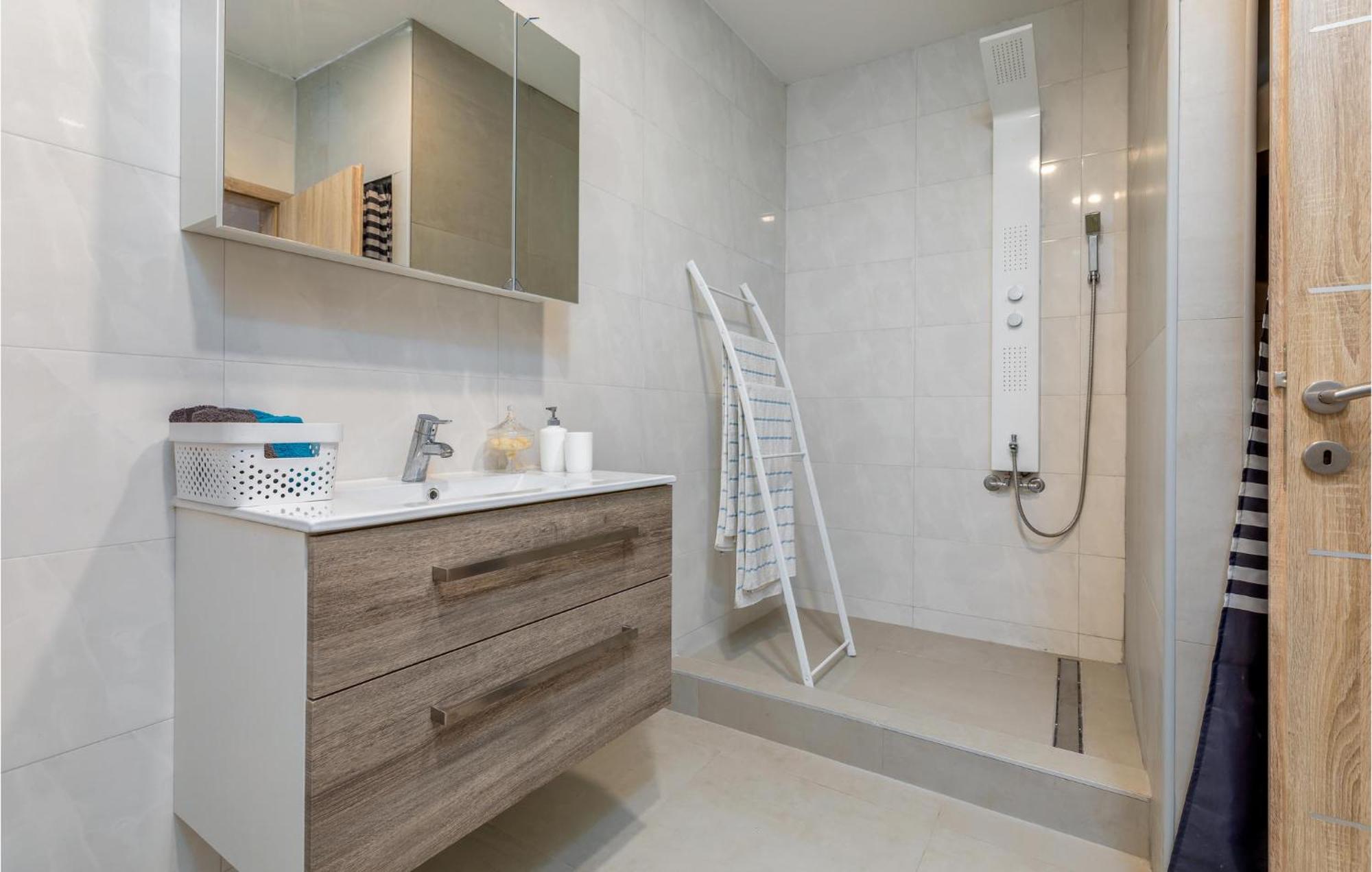 Awesome Apartment In Pula With Wifi Экстерьер фото